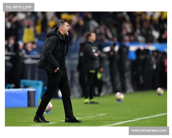 冬季转会揭秘:探索足球冬窗市场背后的秘密与策略